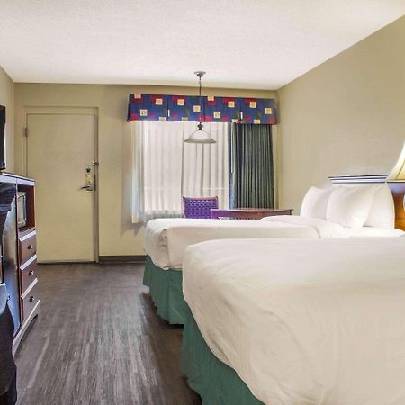 Quality Inn Benson I-10 Exit 304 מראה חיצוני תמונה