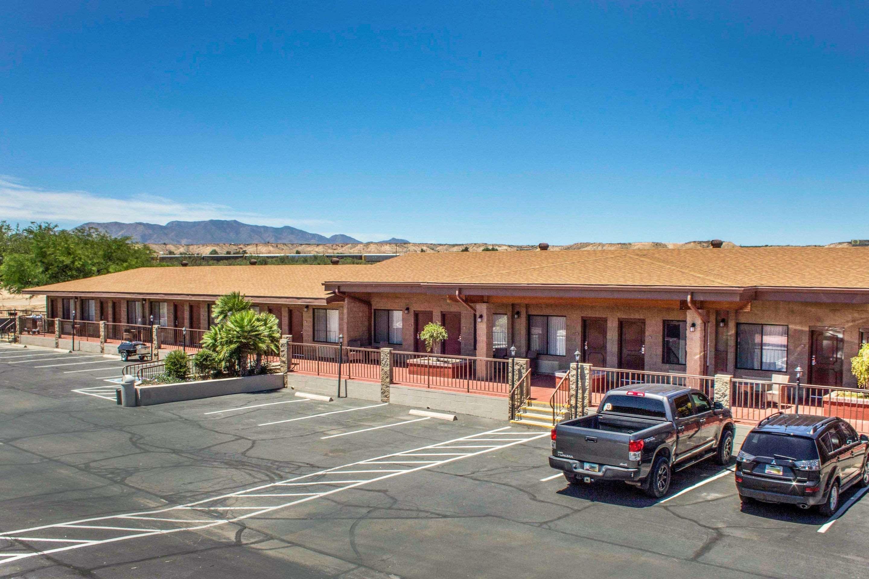 Quality Inn Benson I-10 Exit 304 מראה חיצוני תמונה